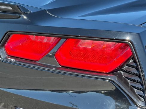 Used 2019 Chevrolet Corvette Stingray Coupe w/ Carbon Flash Badge Package RWD image 28