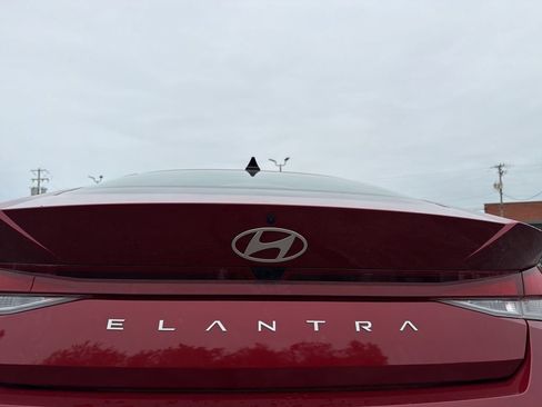 Certified 2024 Hyundai Elantra SEL FWD image 10