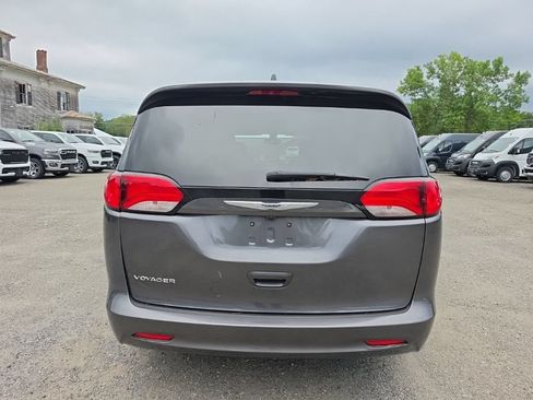 Used 2021 Chrysler Voyager Lxi FWD image 6