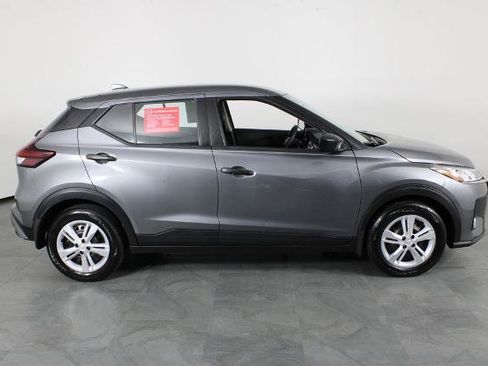 Certified 2025 Nissan Kicks Play S image 15