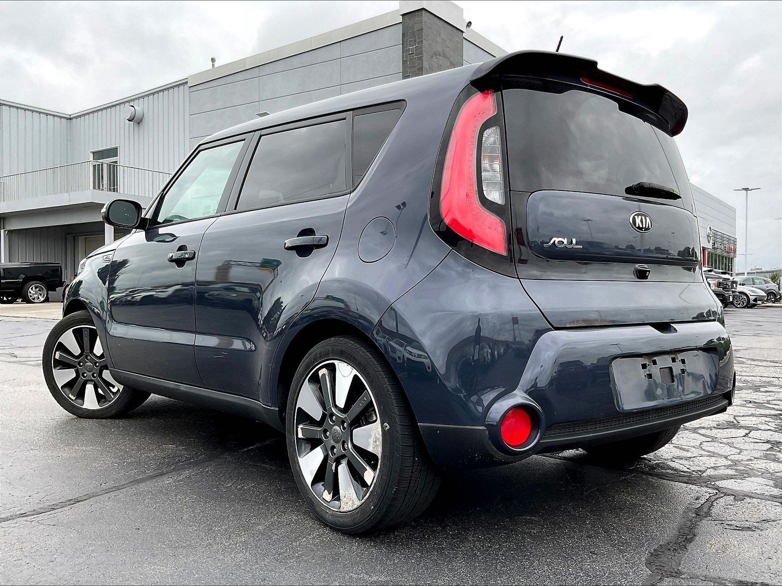 Used 2014 Kia Soul ! w/ Sun & Sound Package FWD image 3