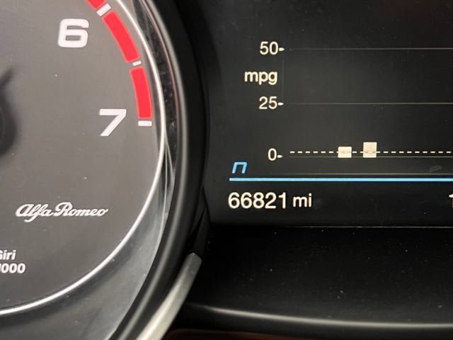 Used 2020 Alfa Romeo Stelvio RWD image 21