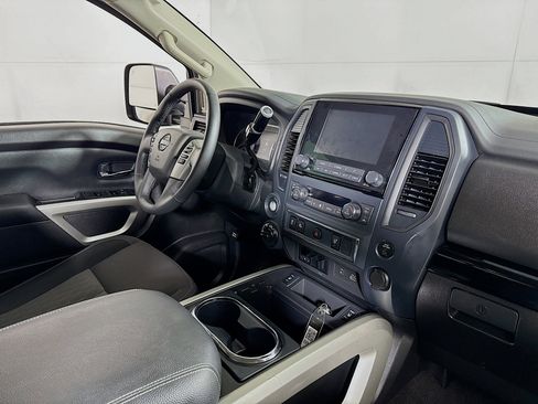Used 2024 Nissan Titan SV w/ SV Convenience Package image 25