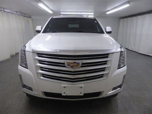 Used 2016 Cadillac Escalade ESV Platinum AWD/4WD image 2