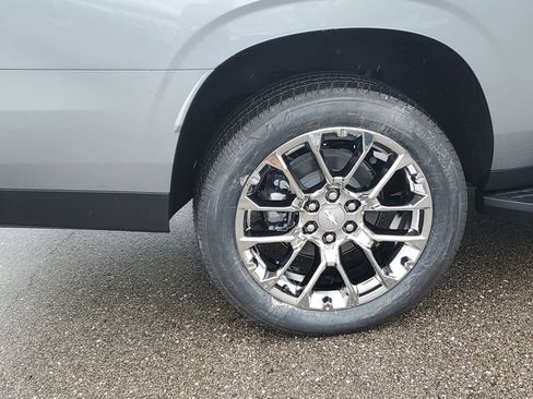 New 2026 Chevrolet Suburban Premier w/ Sun And Tow Package AWD/4WD image 5