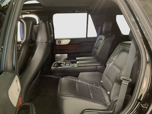 Used 2024 Lincoln Navigator Reserve AWD/4WD image 14