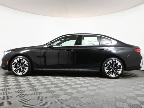 Used 2026 BMW 530i xDrive w/ Premium Package image 2