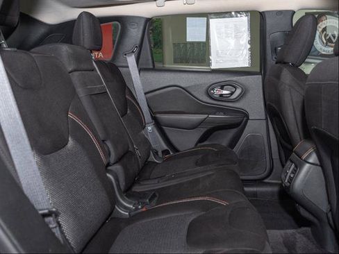 Used 2017 Jeep Cherokee 75th Anniversary AWD/4WD image 22