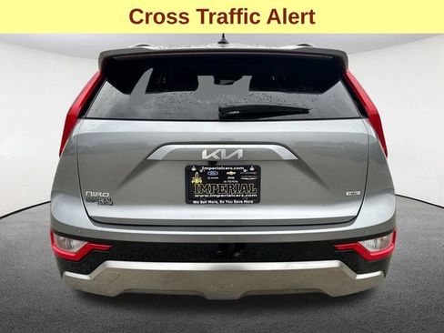 Used 2024 Kia Niro EX Touring image 12