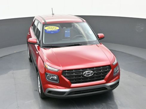 Certified 2025 Hyundai Venue SE image 31