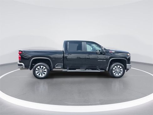 Used 2024 Chevrolet Silverado 2500 LT image 9