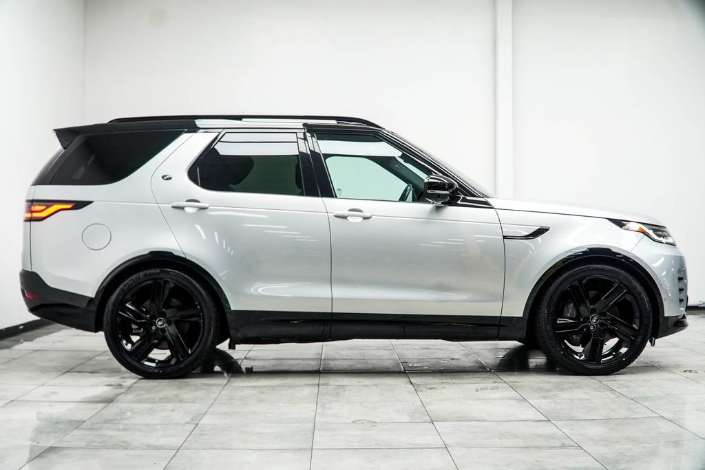Used 2023 Land Rover Discovery HSE R-Dynamic AWD/4WD image 8