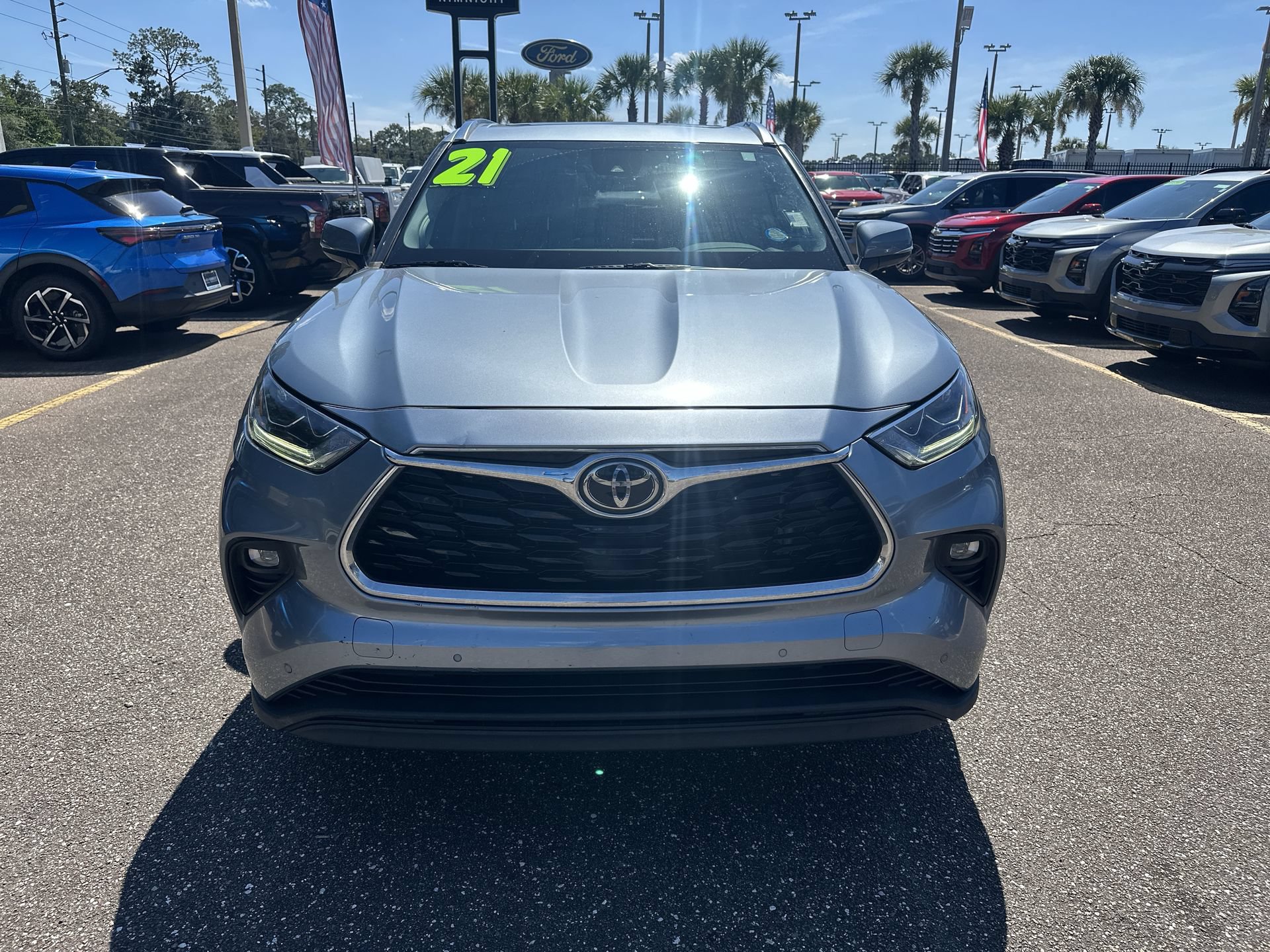Used 2021 Toyota Highlander Limited AWD/4WD image 3
