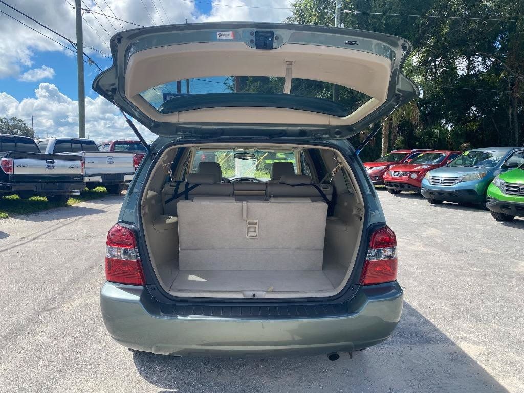 Used 2005 Toyota Highlander Limited w/ Leather Trim Pkg AWD/4WD image 17
