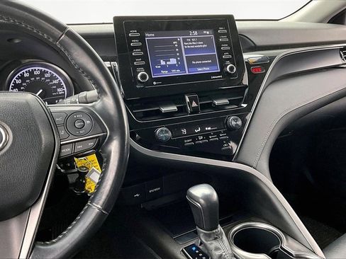 Used 2021 Toyota Camry SE image 6