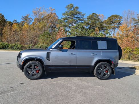 Used 2020 Land Rover Defender 110 X image 8