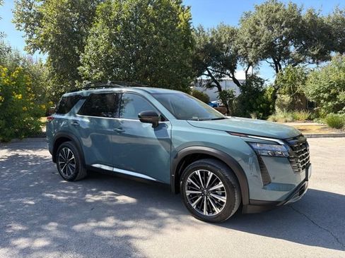 Used 2026 Nissan Pathfinder Platinum w/ Cargo Package FWD image 5