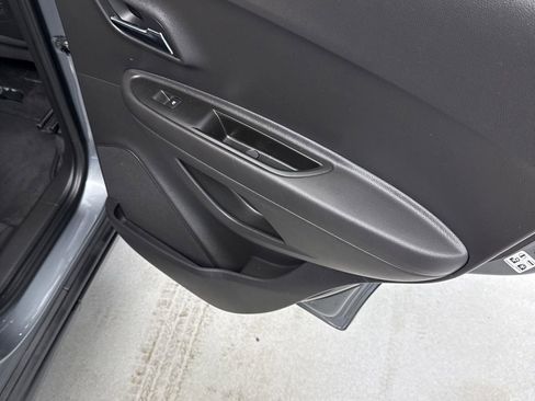 Used 2019 Chevrolet Trax LT w/ LT Convenience Package image 34