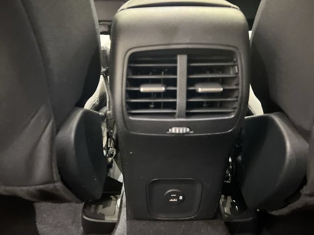 Used 2020 Ford Escape SE FWD image 19