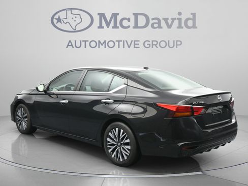 Used 2024 Nissan Altima 2.5 SV FWD image 6