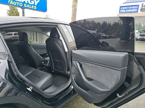 Used 2018 Tesla Model 3 Long Range image 12