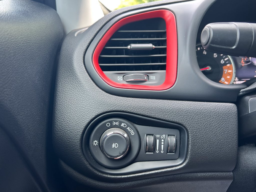 Used 2022 Jeep Renegade Trailhawk AWD/4WD image 21