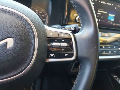 Used 2023 Kia Sorento S image 27