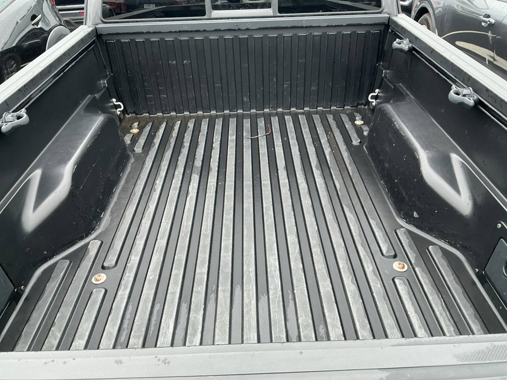 Used 2017 Toyota Tacoma SR5 w/ Tow Package AWD/4WD image 11