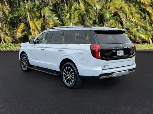 Used 2025 Ford Expedition Platinum image 7