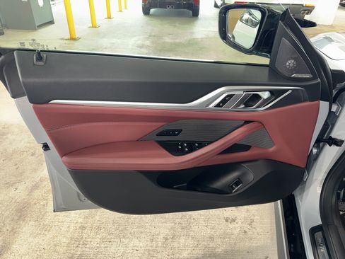 Used 2025 BMW M440i RWD image 26