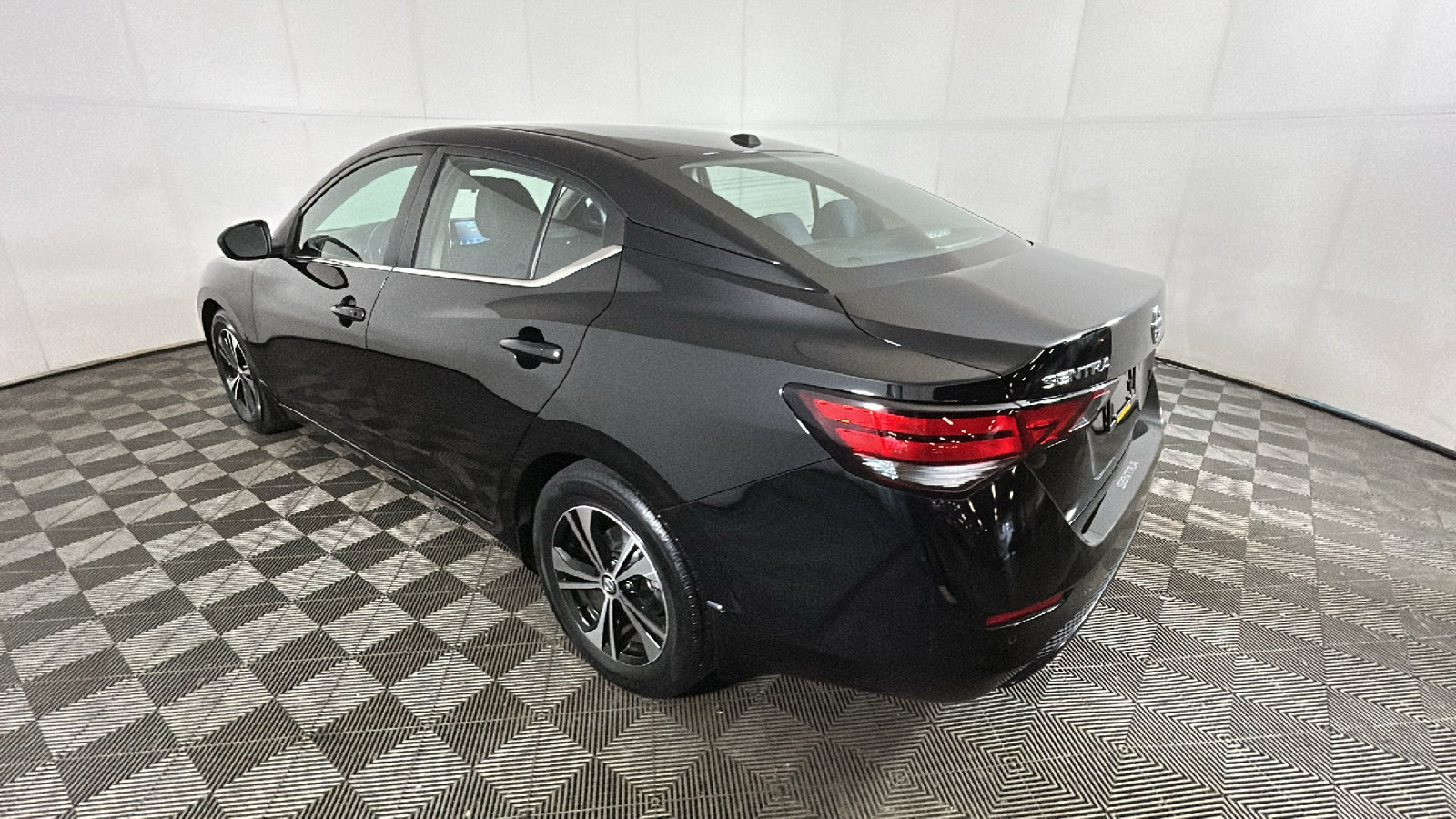 Used 2023 Nissan Sentra SV w/ All-Weather Package FWD image 5