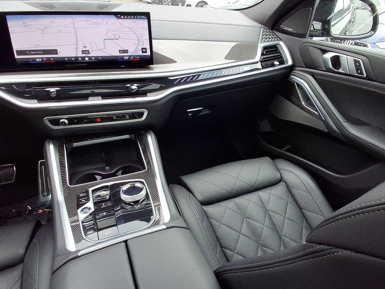 Used 2025 BMW X6 M60i AWD/4WD image 11
