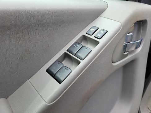 Used 2017 Nissan Frontier SV RWD image 16