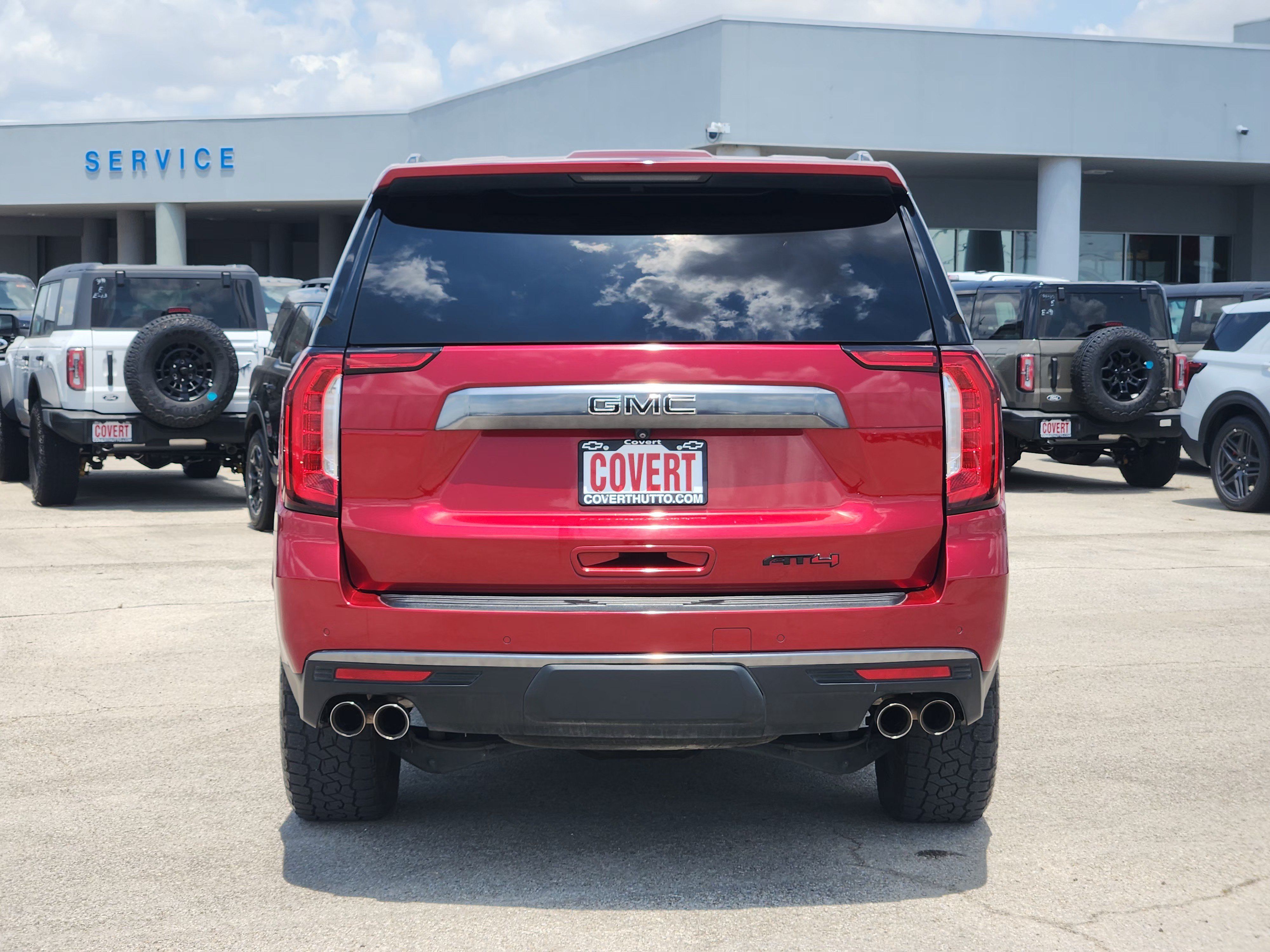 Used 2023 GMC Yukon AT4 w/ AT4 Premium Package AWD/4WD image 6