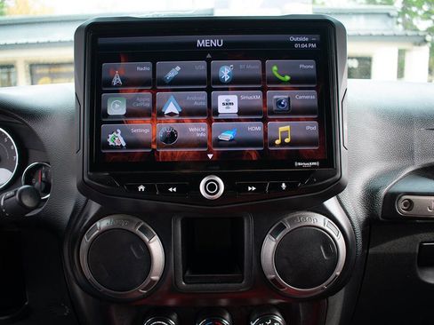 Used 2015 Jeep Wrangler Sport image 21