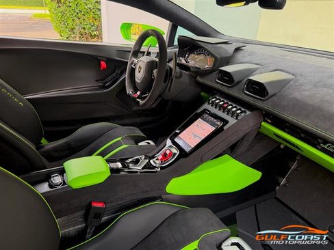 Used 2026 Lamborghini Temerario AWD/4WD image 31