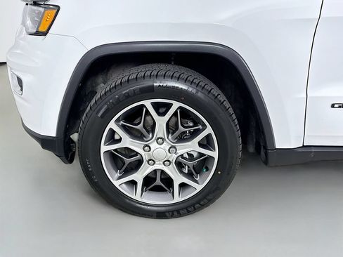 Used 2022 Jeep Grand Cherokee Limited w/ Technology Group AWD/4WD image 36