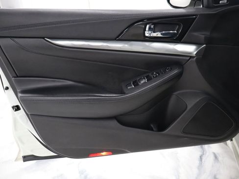 Used 2017 Nissan Maxima SR w/ Midnight Edition image 12