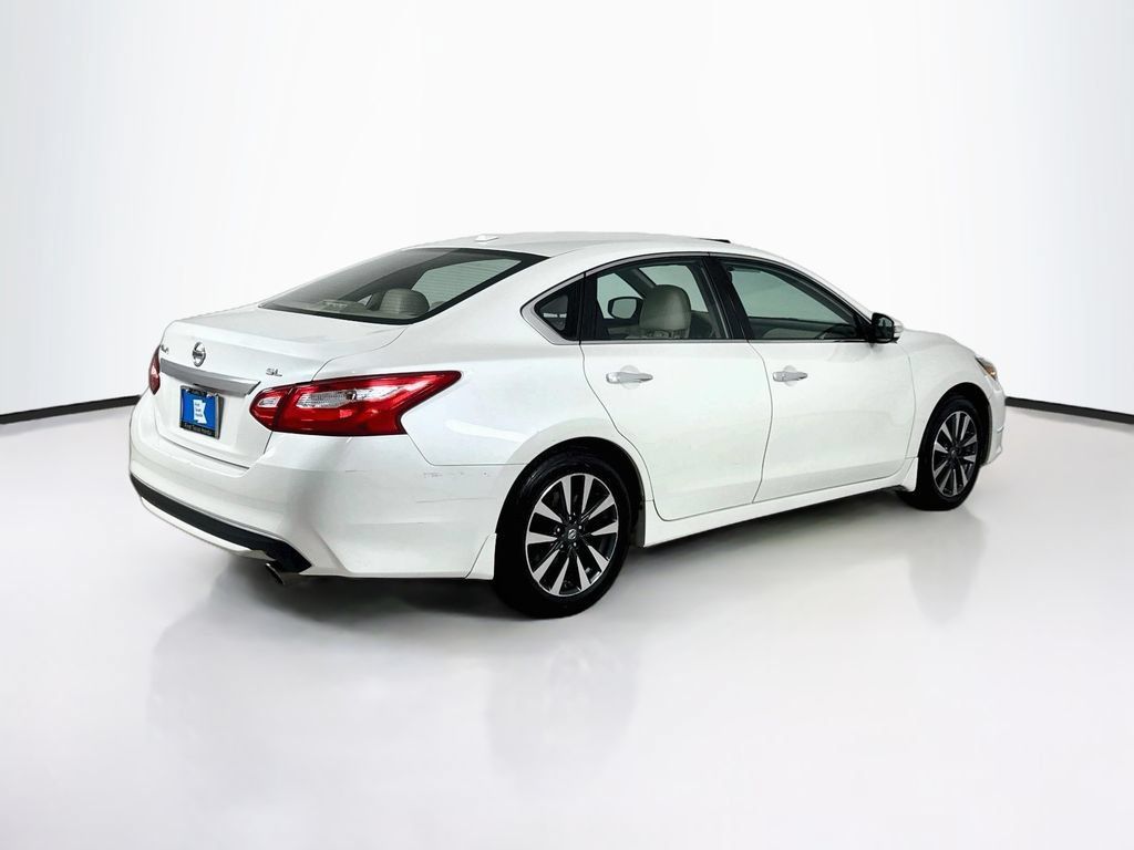 Used 2017 Nissan Altima 2.5 SL w/ 2.5 Technology Package FWD image 8