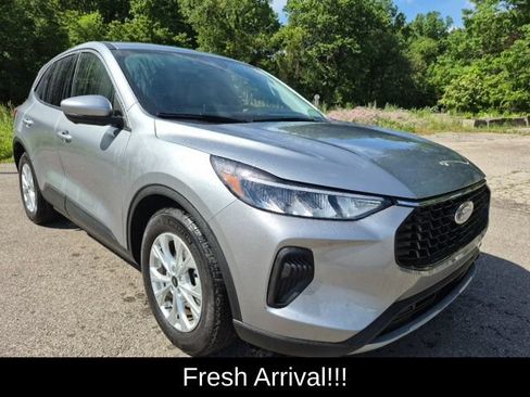 Used 2023 Ford Escape Active w/ Tech Pack #2 FWD image 4