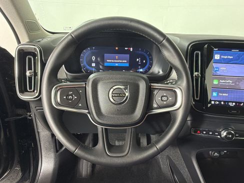 Used 2025 Volvo XC40 B5 Plus AWD/4WD image 11