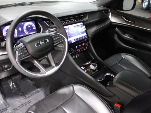 Used 2024 Jeep Grand Cherokee L Limited w/ Luxury Tech Group II AWD/4WD image 43
