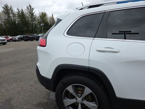 Used 2020 Jeep Cherokee Limited w/ Luxury Group AWD/4WD image 35