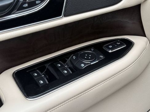 Used 2018 Lincoln Navigator Select w/ Technology Package RWD image 26