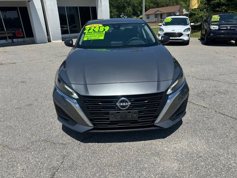 Used 2025 Nissan Altima 2.5 SV FWD image 8