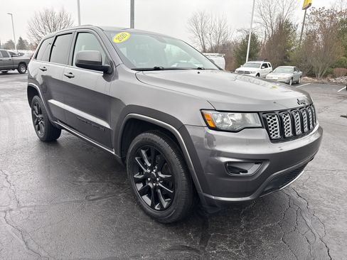 Used 2020 Jeep Grand Cherokee Altitude image 11