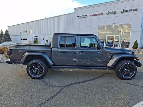 Used 2024 Jeep Gladiator Sport image 25