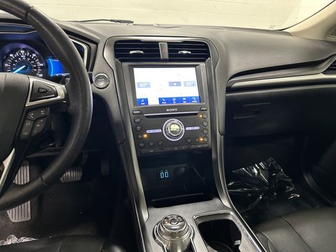 Used 2019 Ford Fusion Titanium image 30