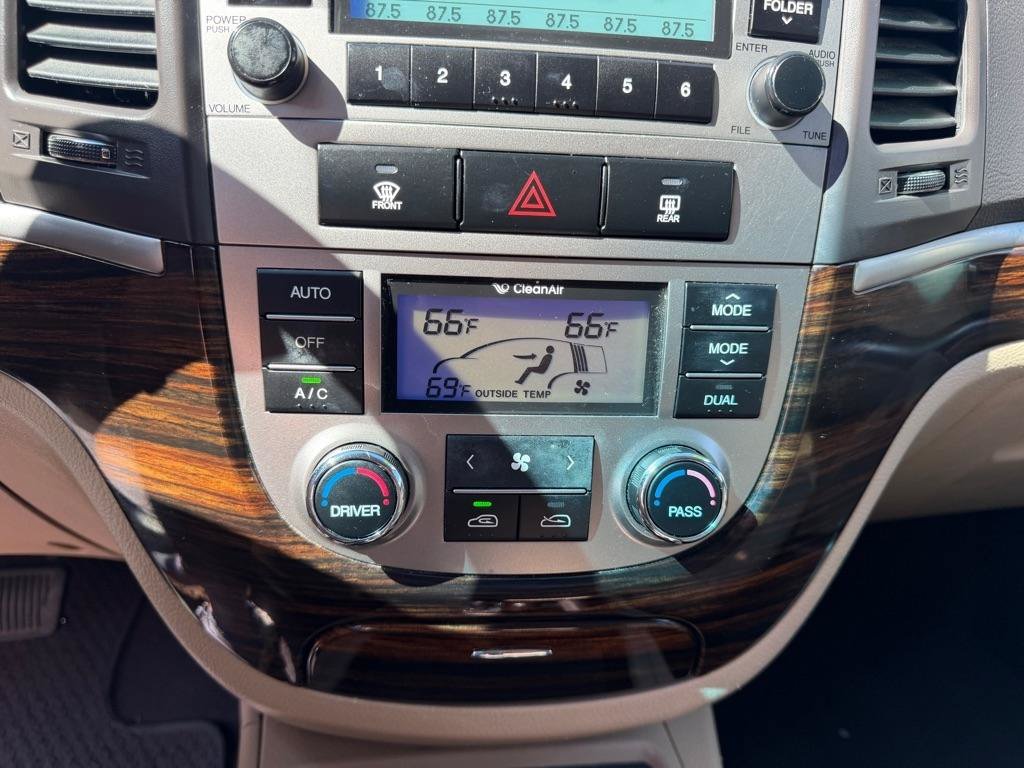 Used 2012 Hyundai Santa Fe Limited FWD image 37