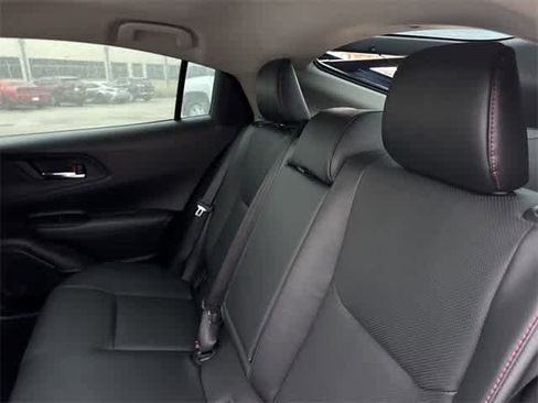 Used 2025 Toyota Prius Plug-In Hybrid image 16